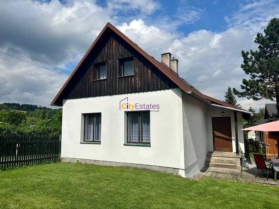 Celoroční chalupa s krásnou zahradou v CHKO Lužické Hory, 100 km od Prahy
