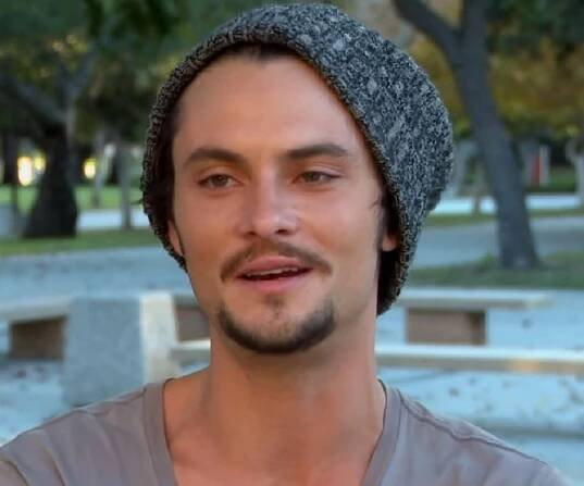 Shiloh Fernandez Biography - Facts, Childhood, Family Life & Achievements