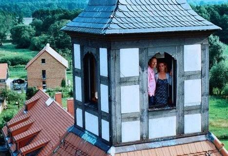 Axel Milberg, Barbara Rudnik - Liebling, bring die Hühner ins Bett - Z filmu