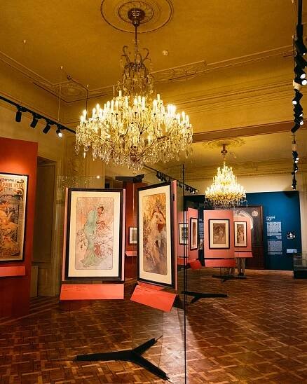 Prohlédněte si nové Mucha Museum v paláci Savarin | Články | CityBee