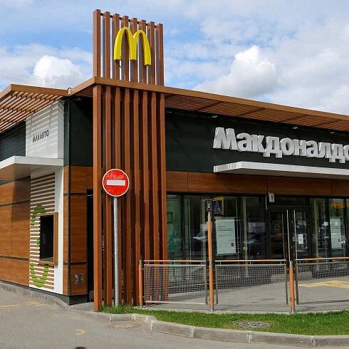 Mcdonald's will have a 15-year option to buy its restaurants in Russia back