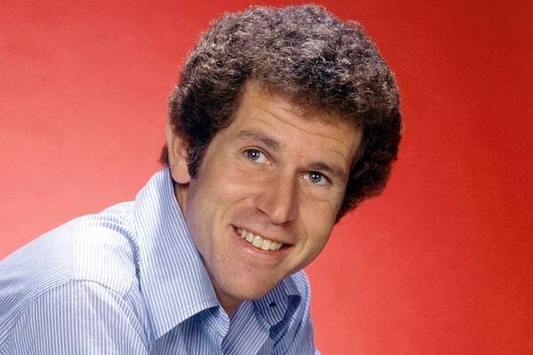 Tony Roberts Dead: 'Annie Hall' Star Was at 85