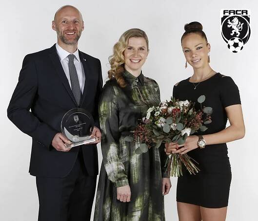 Trenérem roku Rada, talentem opět Kamila Dubcová | FOTBAL.CZ