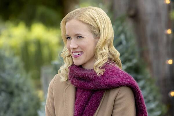 Jessy Schram - Actress