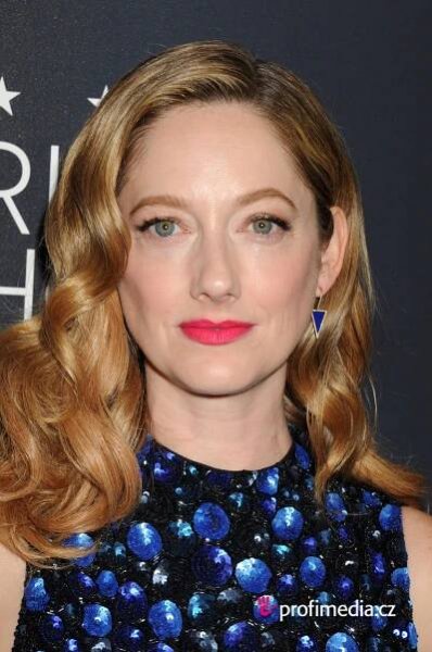 Judy Greer - celebrity účes - HappyHair