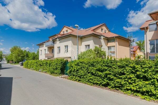 Prodej bytu 2KK 71.2m garážové stáni + balkon – QARA