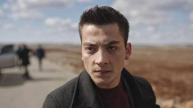 Uzak Şehir star Atakan Özkaya mourns father’s death, cast send condolences