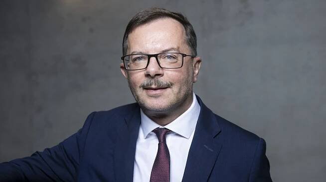 Na hypotéku musí mít domácnost 90 tisíc čistého, říká viceguvernér ČNB Frait