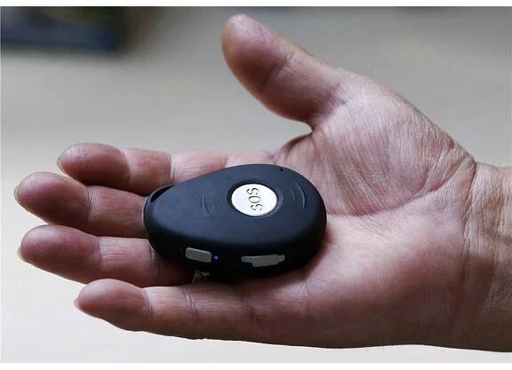 Lokátor GPS GSM SOS TLAČÍTKO NA KRK