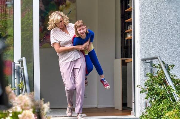 Oskar, das Schlitzohr und Fanny Supergirl - Z filmu - Gesine Cukrowski, Julia Kovacs