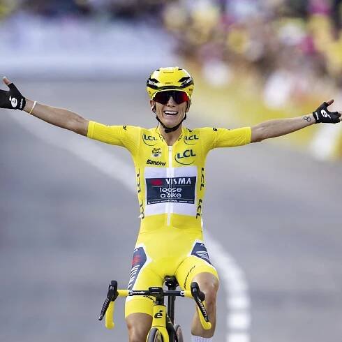 Francie slaví celkovou výhru na Tour de France. Té ženské. A vítězky se ptá na váhu