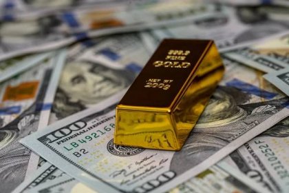 Vztah peněžní zásoby a ceny zlata