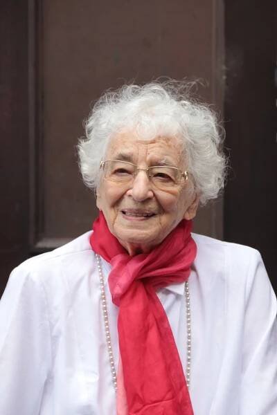Soubor:Ruth Weiss Portrait.jpg – Wikipedie