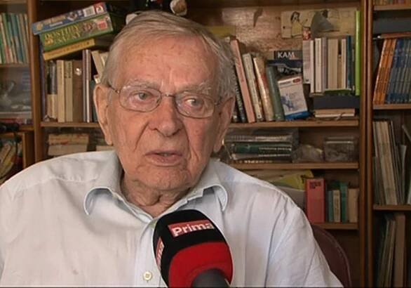 Herec Jan Skopeček si s Josefem Beyvlem zahrál například ve filmu Tři chlapi v chalupě.