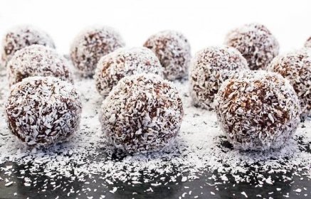 Z rodinných receptů na vánoční cukroví: kokosové kuličky