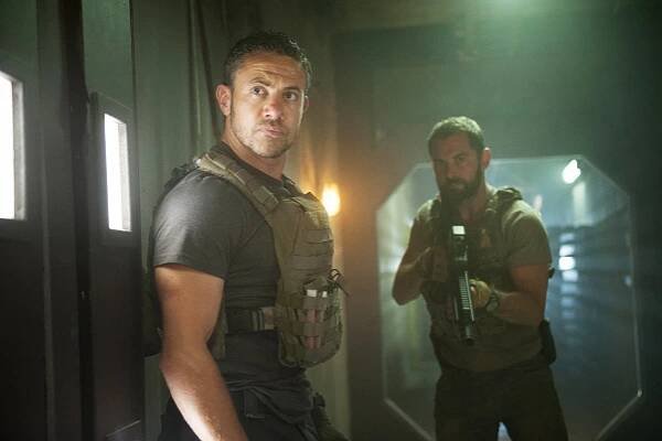 Protiúder - Epizoda 8 - Z filmu - Warren Brown, Daniel MacPherson