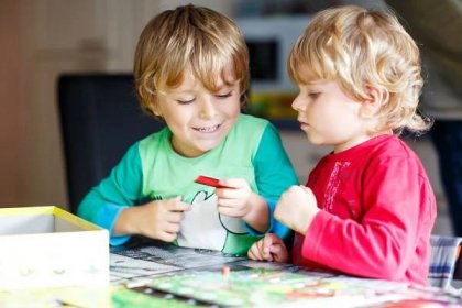Učení se zábavnou formou: Společenské hry jsou důležité pro přirozený rozvoj dítěte