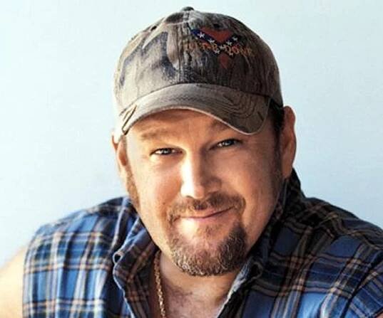 Larry the Cable Guy (Daniel Lawrence Whitney) - Bio, Facts, Family Life of Comedian