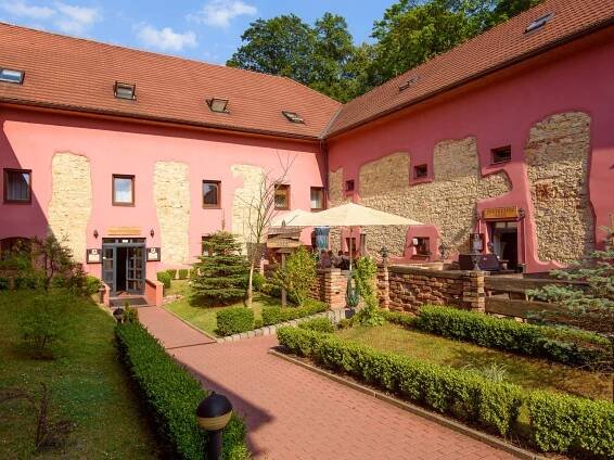 Vchod, Hotel Stary Pivovar near Stanice metra Nemocnice Motol