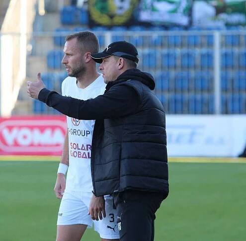 Slovácko doma nevyhrálo od srpna. S Bohemkou doma padlo 2:4, Borek byl vyloučený