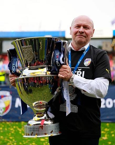 Ligu rozsekne mač Sparta-Plzeň, míní Koubek. Který tým víc pije? A proč stoper Škoda spasil Slavii