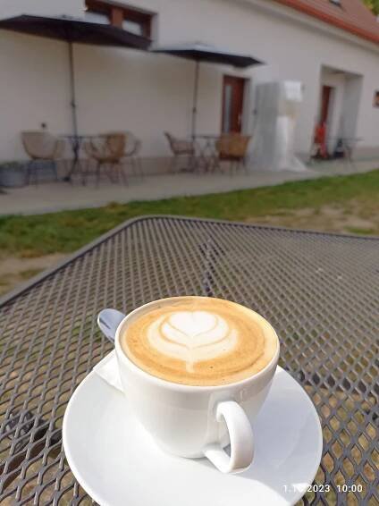 Recenze - Kafe v obýváku • Mapy.com