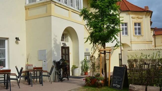 Prostory restaurace | Restaurace Na Zámku, Chrast