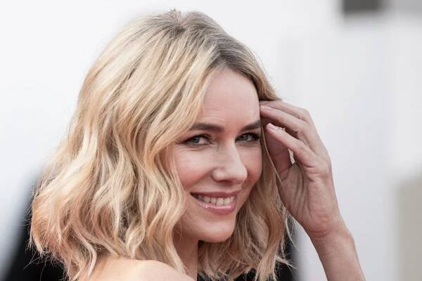 Naomi Watts’s Choppy Bob Is Perfect For An Autumn Refresh