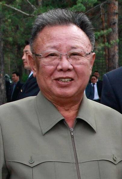 Soubor:Kim Jong-il on 24 August 2011.jpg – Wikipedie