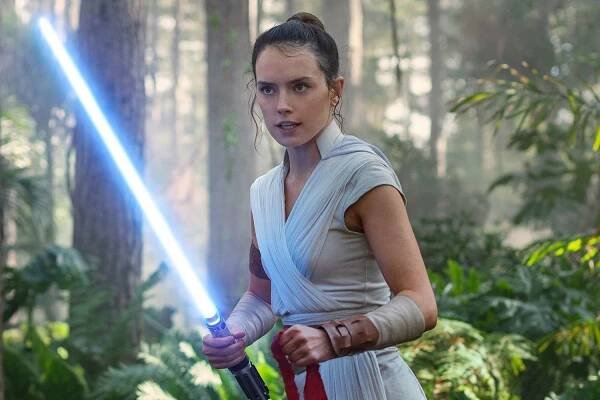 Daisy Ridley Says She Feels 'Totally Satisfied' with Rey's 'Perfect Ending' in Rise of Skywalker