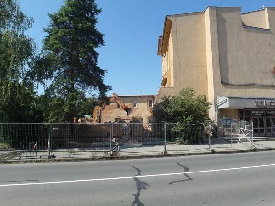 Nové parkoviště za kinem Svět « Holešov – informace a tak po různu