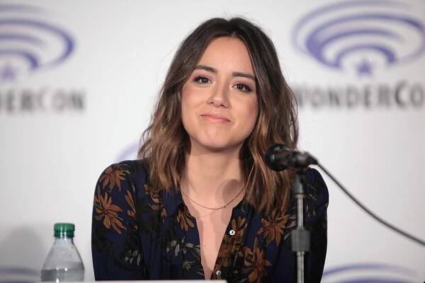 Soubor:Chloe Bennet WonderCon.jpg – Wikipedie