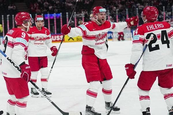 SESTŘIH: Ehlers dovedl Dány k povinnému vítězství, outsider alespoň vstřelil gól