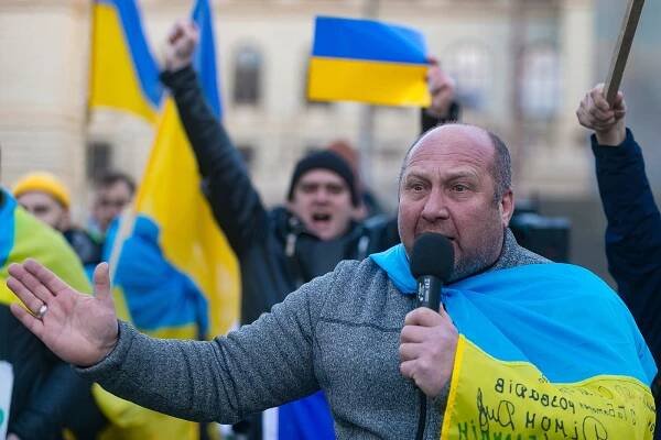PODÍVEJTE SE: Na Václavském náměstí protestovali lidé proti válce na Ukrajině