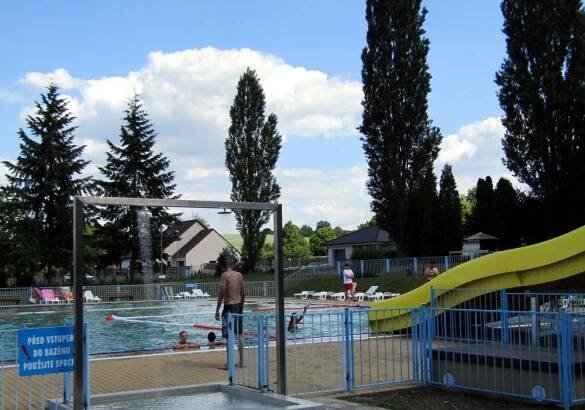 FOTO: Městské koupaliště v Podbořanech odstartovalo novou sezónu