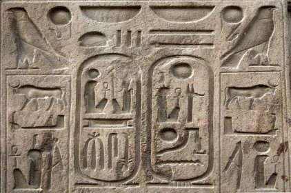 Egypt zpřístupnil v Luxoru veřejnosti 4000 let starou hrobku, dosud nejstarší