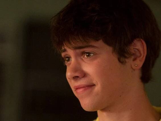 Tráva - Zpátky v rodném městě - Z filmu - Alexander Gould