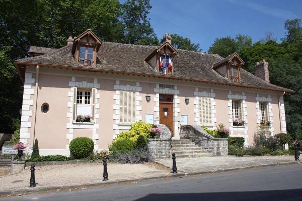 Fontaine-le-Port