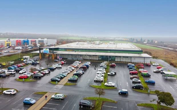 Retail park Most