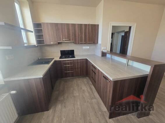 Prodej bytu 3+1, 83m2, Opava, ul. Stratilova, obrázek č. 3