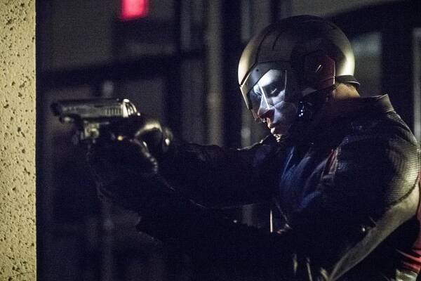 Arrow - Padneme - Z filmu - David Ramsey