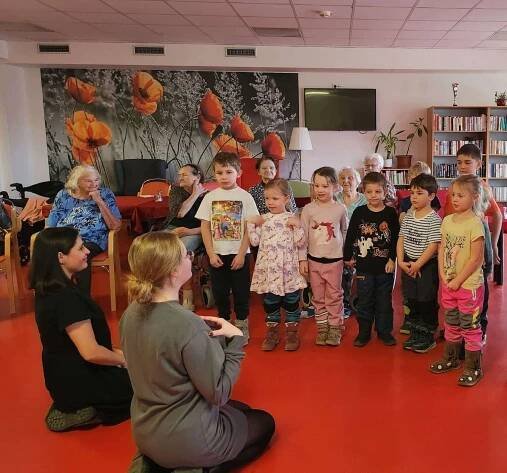 Pohybové hry a zpívání s dětmi z 23. MŠ - Plzeň