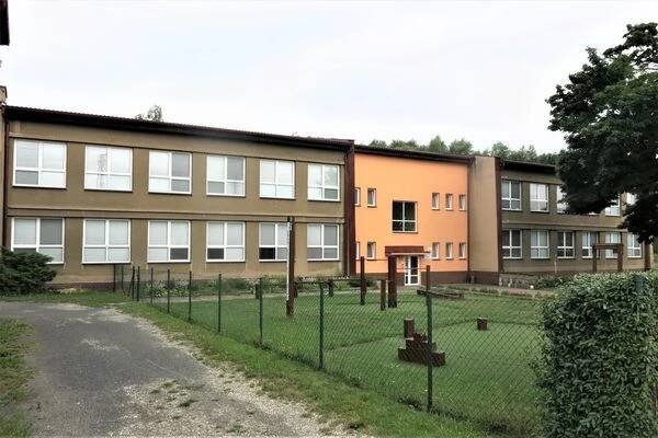 ZŠ a MŠ Višňová foto 1