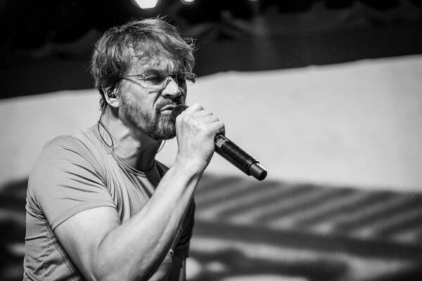 Na vyšehradském Open Air festivalu spojí síly Dan Bárta a Losers Cirque Company