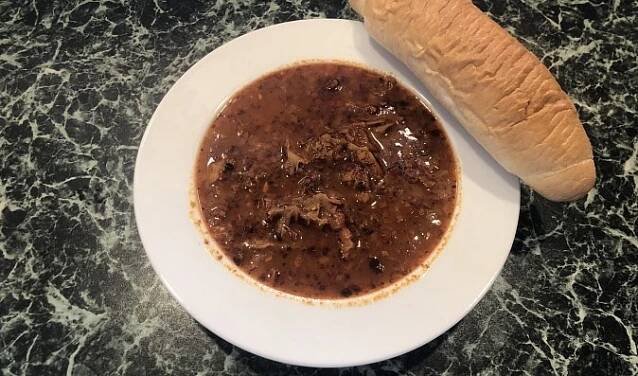 "Dršťková" polévka z kotrče (masáků, hlívy)