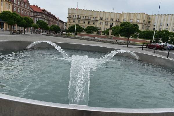 Fotogalerie • Fontána Masarykovo náměstí (Brunnen) • Mapy.com