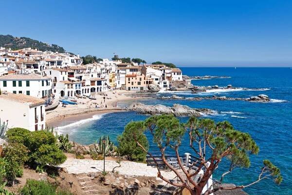 Vesnice calella de palafrugell (costa brava, Katalánsko, s — Stock obrázek