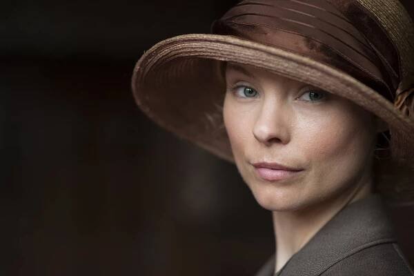 Panství Downton - A Journey to the Highlands - Promo - MyAnna Buring