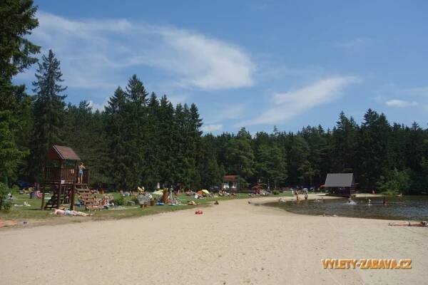 Přírodní koupaliště Lido v Mariánských Lázních