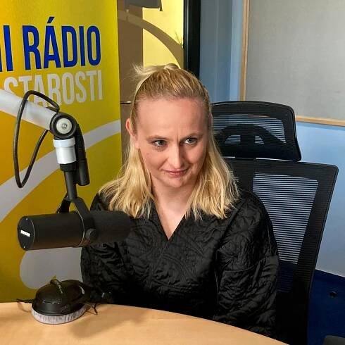 Lucie Macháčková: Historkám z Tinderu se daří lépe, než se mi kdy snilo. Kniha se už stala i bestsellerem | Host Frekvence